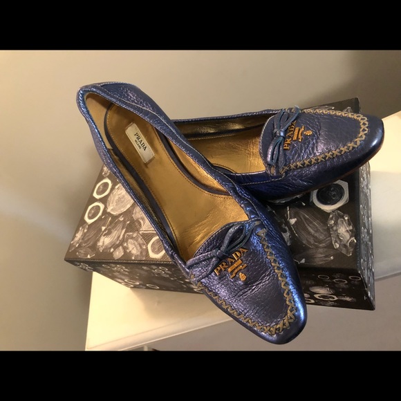Prada blue metallic flats w box and shoe bags - Picture 3 of 8
